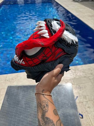 Busto de pared Venomized Spidey impreso en 3D