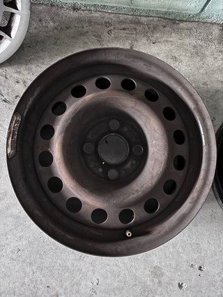 Llantas originales BMW E30 con tapacubos
