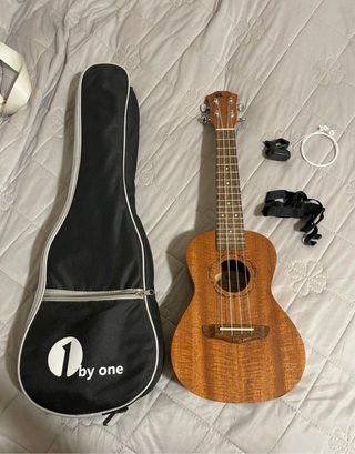 Ukelele 1byone con Funda