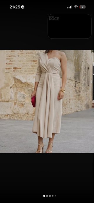 Vestido de Fiesta Asimétrico Beige