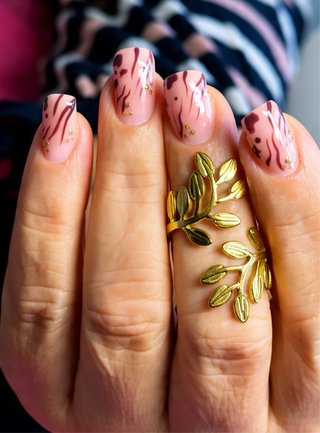 Anillo Ajustable con Diseño de Hojas