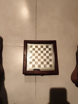Tablero de Ajedrez con Marco de Madera