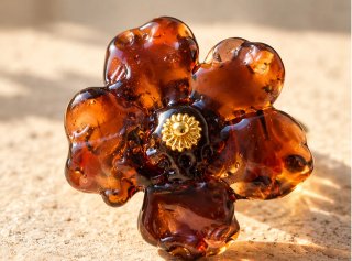 Anillo cristal Flor de Ámbar Artesanal