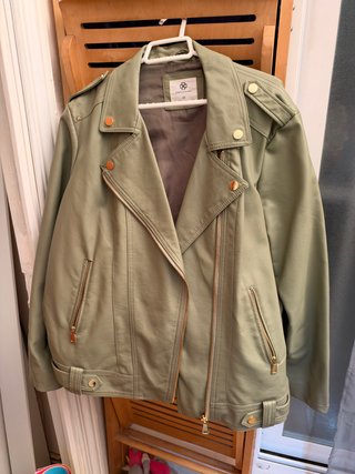 Cazadora de imitación cuero verde