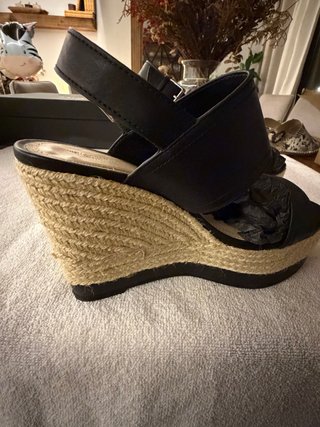 Cuñas Negras con Plataforma