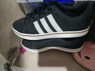 Zapatillas Adidas Negras y Blancas