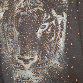 Suéter Negro con Estampado de Tigre