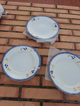 Set de 8 platos de cerámica