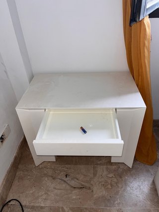 Mesilla auxiliar blanca