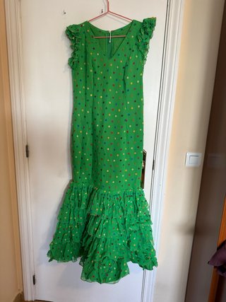 Traje de flamenca verde con lunares