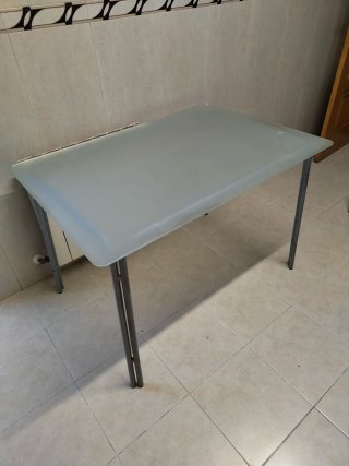 Mesa Rectangular de Cristal y Metal