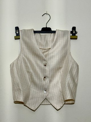 Chaleco de Mujer Elegante Beige con botones