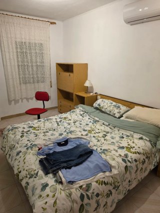 Alquilo habitación a mujer mayor de 50 anos