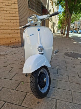 Vespa Primavera NK 125 Blanca