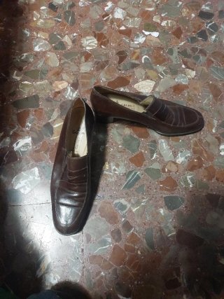 Zapatos de tacón marrones