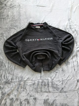 Jersey Tommy Hilfiger Negro con Logo Central