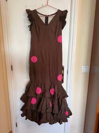 Traje de flamenca marrón con lunares