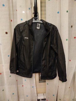 Chubasquero Kipsta Negro Talla 7-8 años