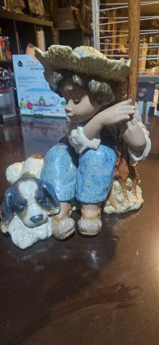 Figura Lladró de niño con perro