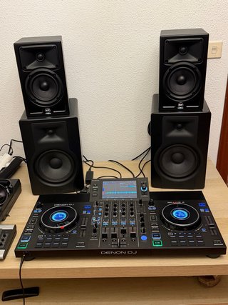 Monitores de estudio RCF AYRA
