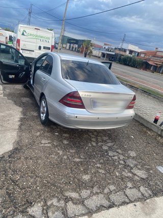 Mercedes-Benz Clase C 2004
