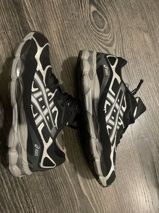 Zapatillas Asics Gel-NYC Negro y Gris