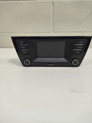 Radio Multimedia para Skoda Fabia MK3 de 2016.