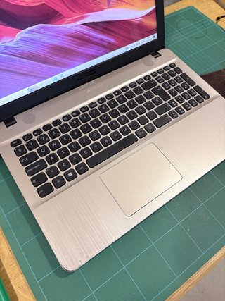 Portátil ASUS i7 8GB RAM 1TB 15,6