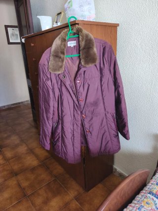 Abrigo Mujer Color Berenjena Talla 48