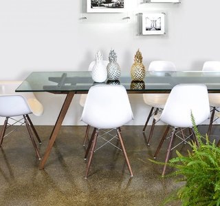 Mesa de Diseño con Sobre de Cristal y Madera