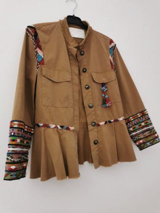 Chaqueta abalorios ZARA