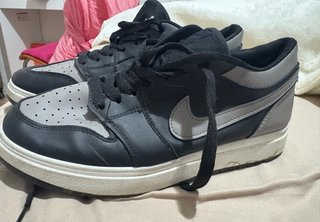 Zapatillas Nike Negras y Grises
