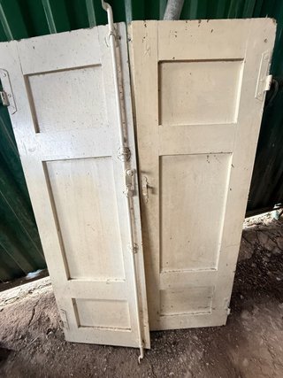 Par de Puertas Antiguas de Madera