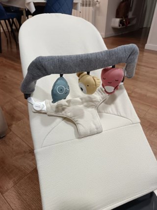 Hamaca Babybjorn con juguete