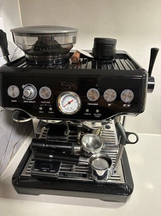 Cafetera Sage Barista Express con Molinillo
