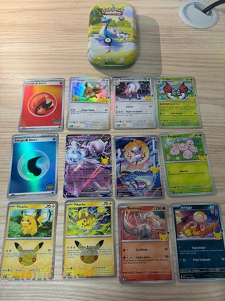 Lote de 30 Cartas Pokémon con Lata