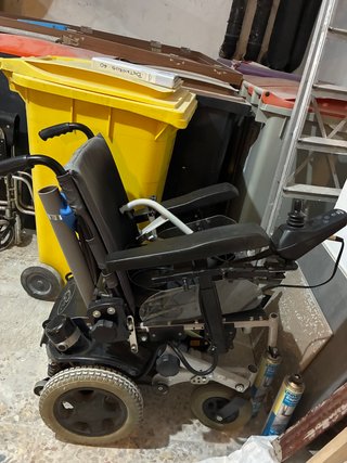 Silla de ruedas eléctrica automática