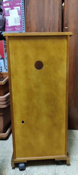 Mueble Hifi de Madera con Ruedas
