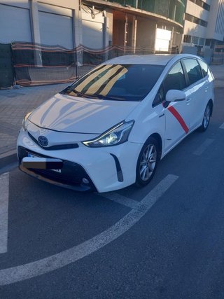 Toyota Prius+ 2021