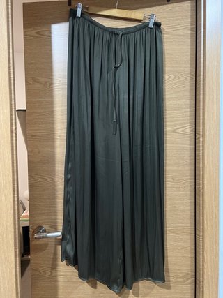 Pantalones fluidos Zara verde caqui Talla L