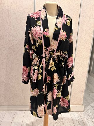 Bata con Estampado Floral