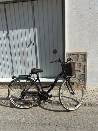 Bicicleta de paseo City 65 negra