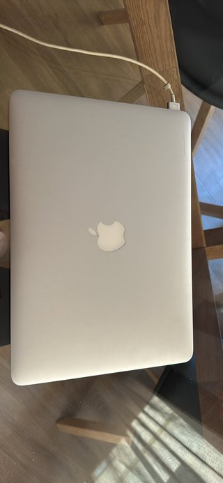 MacBook Air 13 (2014)