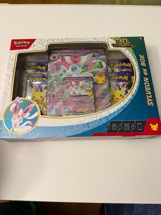 Pokémon Sylveon ex Box 30 Aniversario.