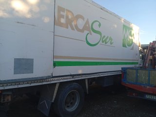 Camión Volvo FL 250 7metros de caja