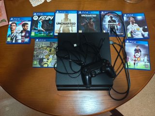 Consola PlayStation 4 + juegos. Precio negociable.