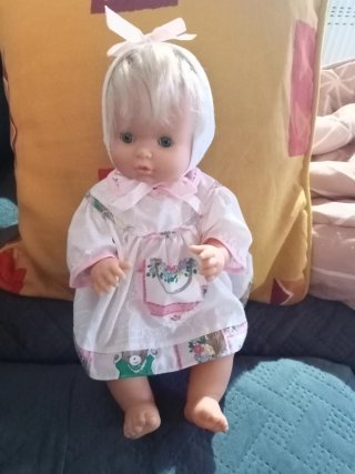 Muñeco Nenuco con Vestido y Gorrito