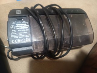 Cargador y descargador de pilas dh