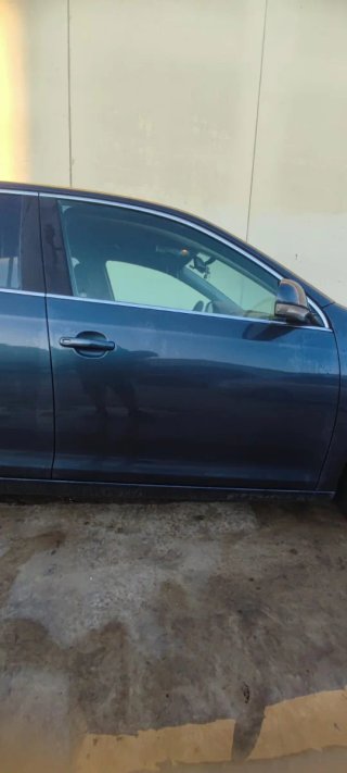 Puerta Delantera Derecha Volkswagen Jetta