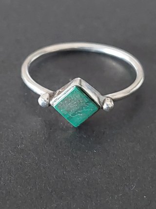 Anillo de Plata 925 con Piedra Verde